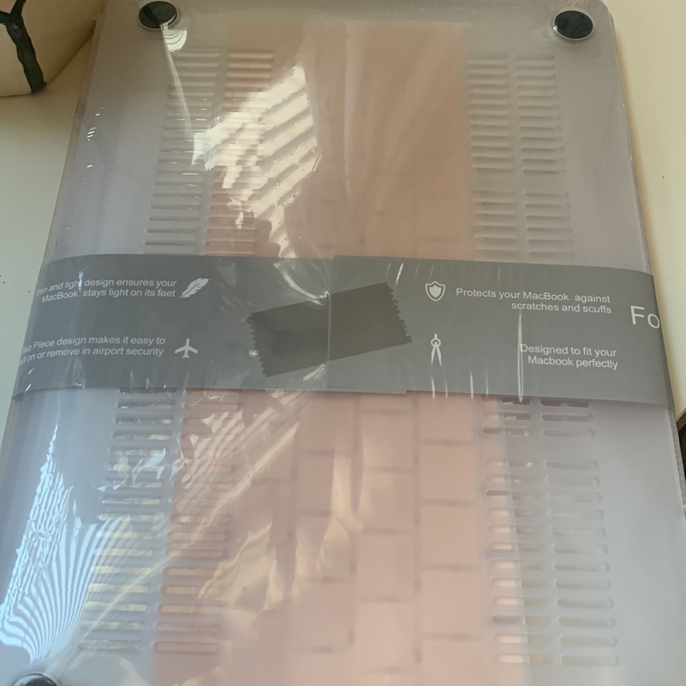 new Pro 13 MacBook protective case - Picture 4 of 4
